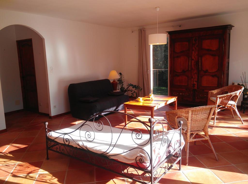 Entre Nimes Et Arles Villa Bellegarde  Eksteriør bilde