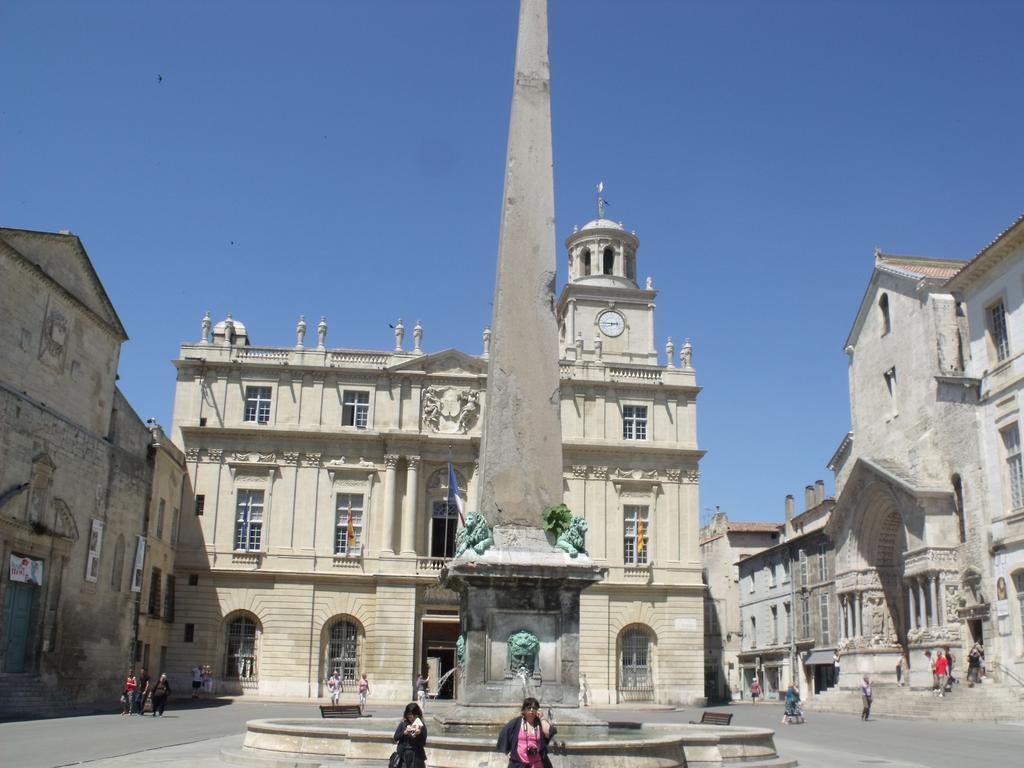 Entre Nimes Et Arles Villa Bellegarde  Eksteriør bilde